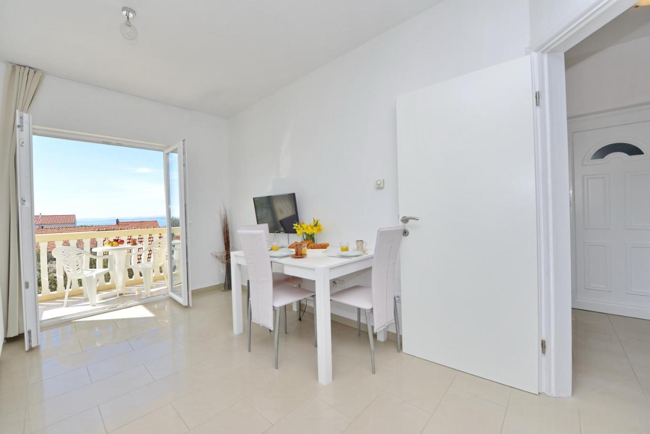 Apartments Verita Pakostane Exterior photo