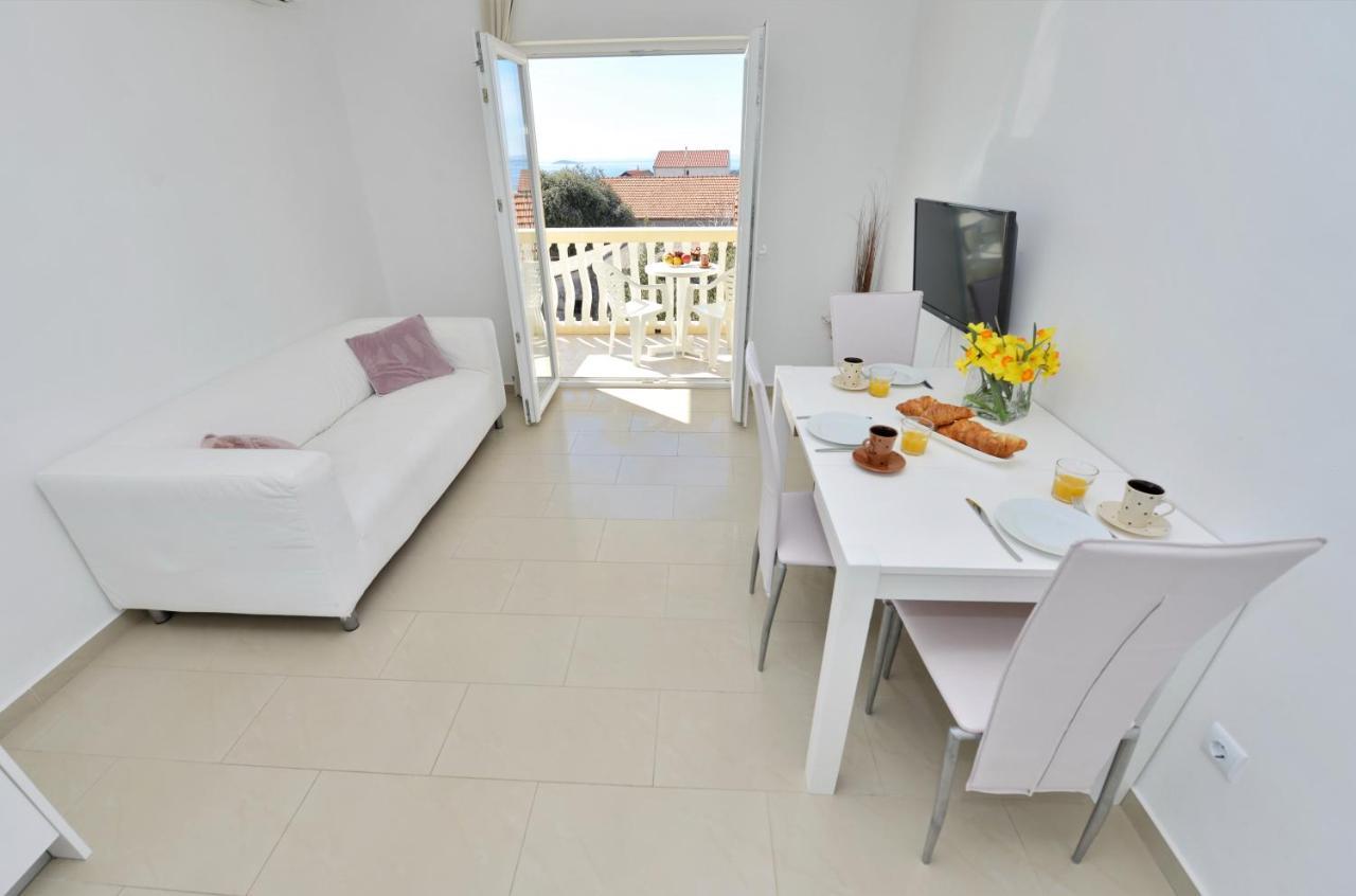 Apartments Verita Pakostane Exterior photo
